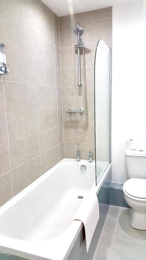 Property Hunter 23 Apartment Дарлингтън Екстериор снимка